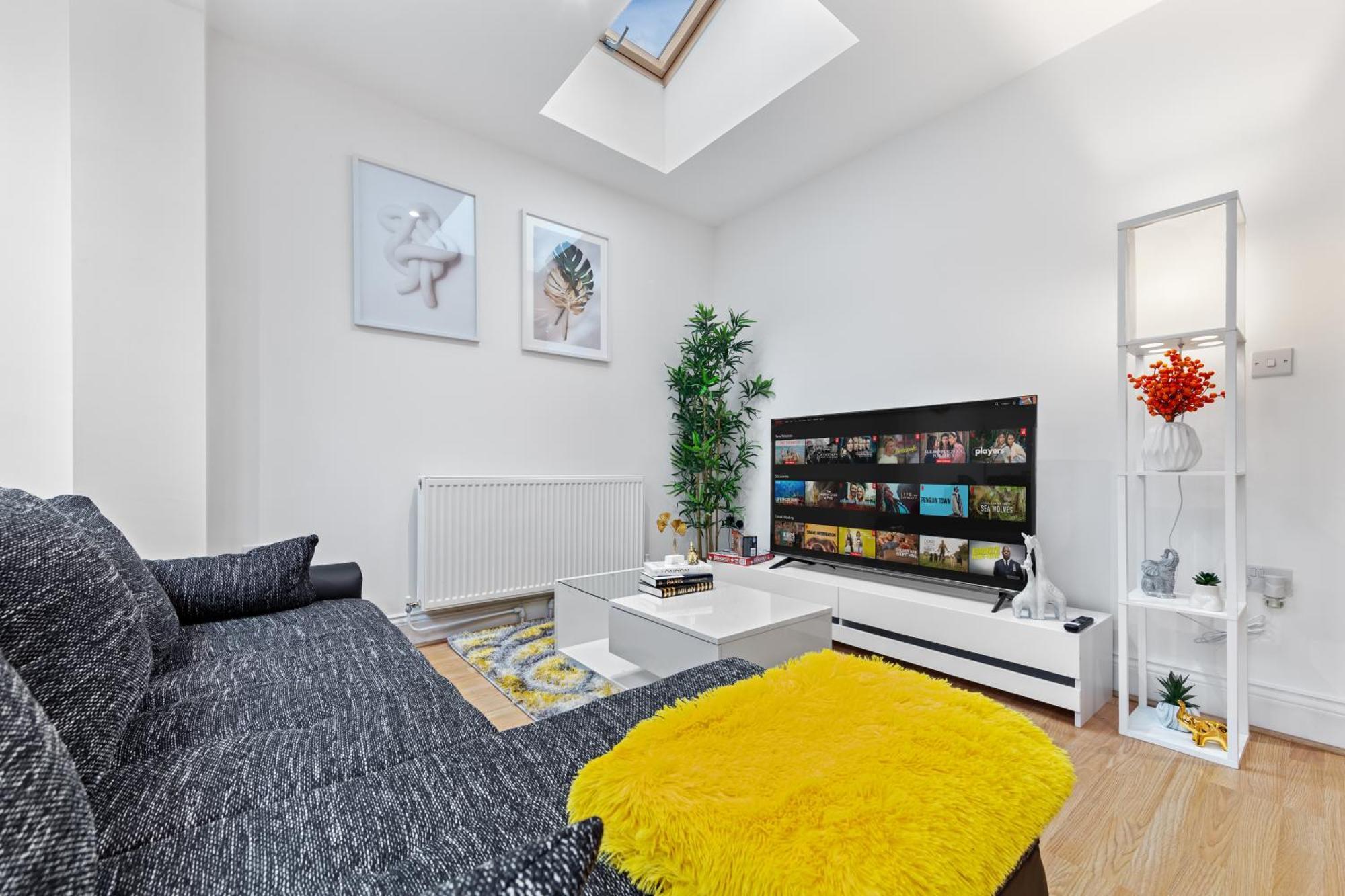 Serene 2-bed Escape With Garden & Parking- Vibes, Suburban Calm-book Instantly & Save On Long Stays! Apartment *